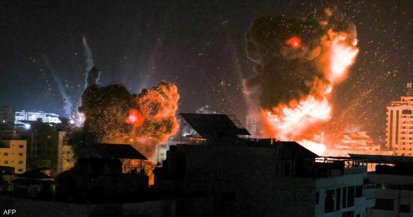 الجيش الإسرائيلي يقصف غزة بـ 10 آلاف قنبلة 