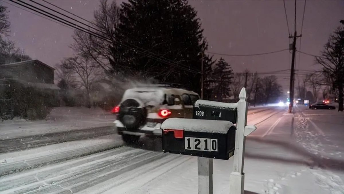 عاصفة تشل الطيران في أمريكا وتقطع الكهرباء عن 770 ألفا