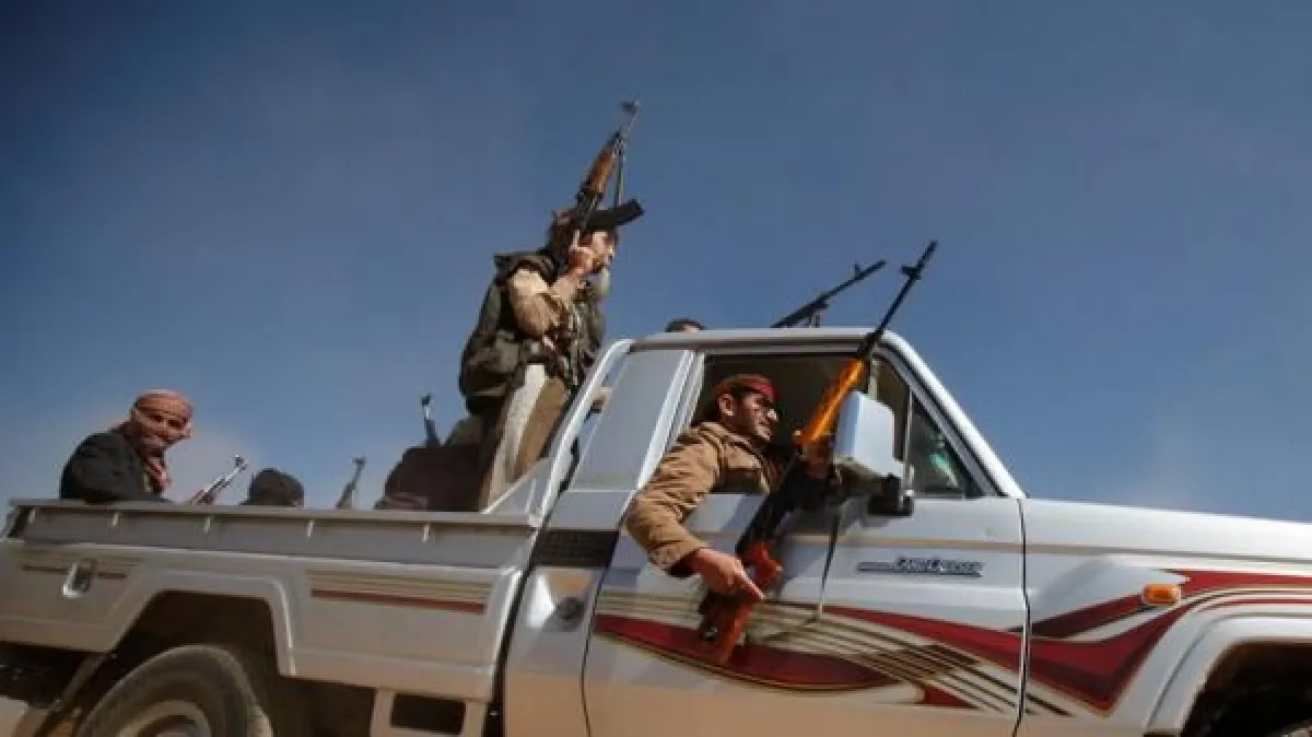 عمران.. مقتل شيخ قبلي يشعل مواجهات مسلحة في حرف سفيان