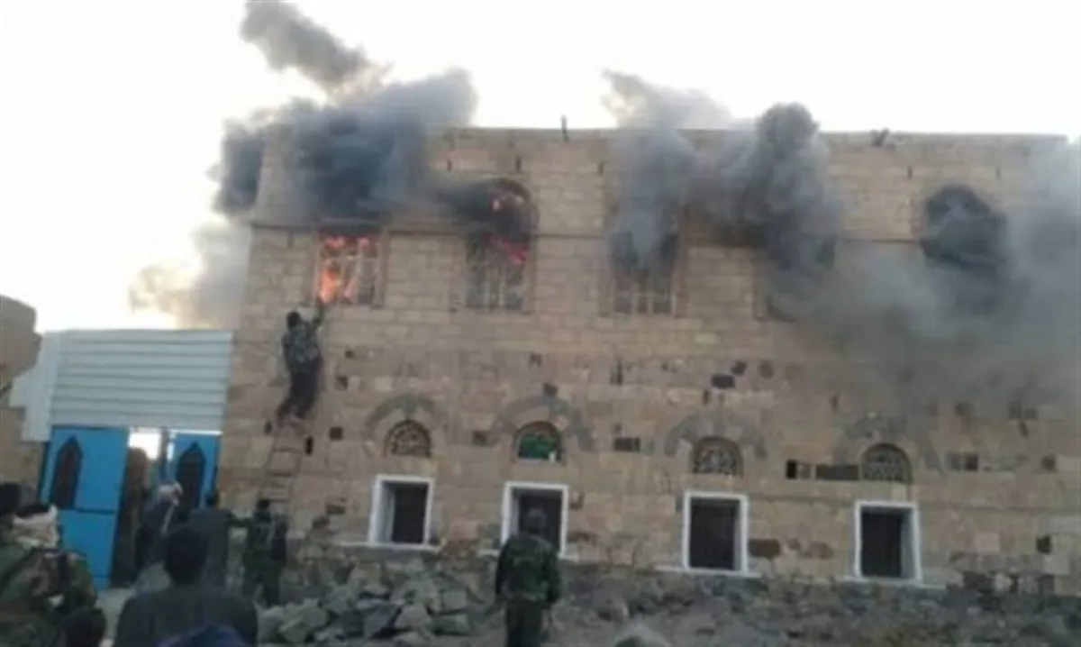 تحت قيود أمنية.. سلطة صنعاء تنفذ دفن جماعي لضحايا حنكة آل مسعود خارج محافظتهم