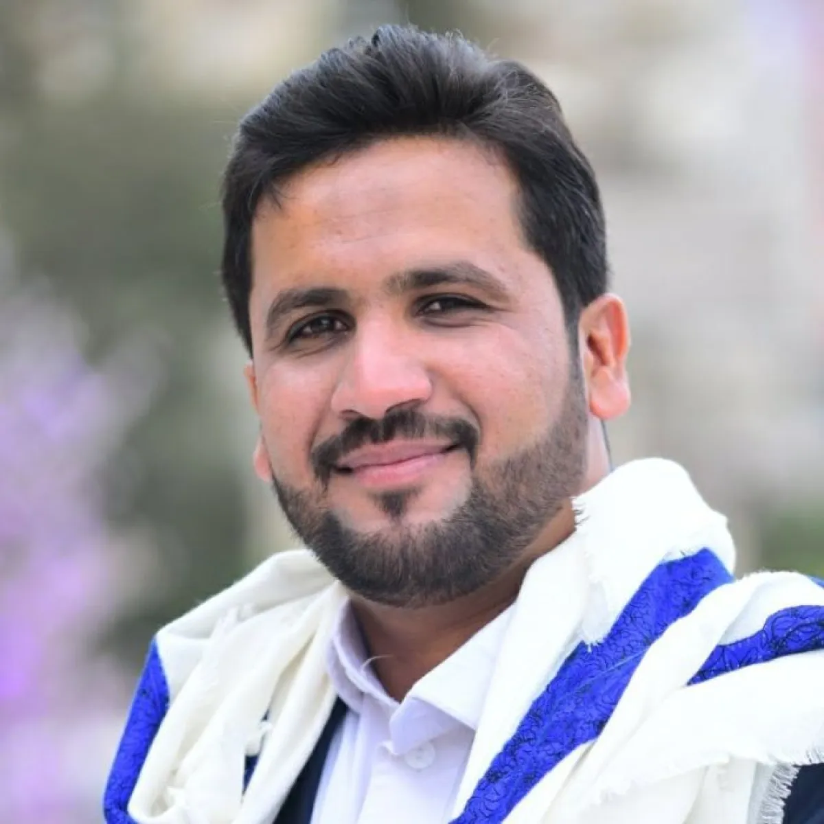 الكرار المراني ينتقد الحوثيين بسبب تأخير إعلان حكومة جديدة