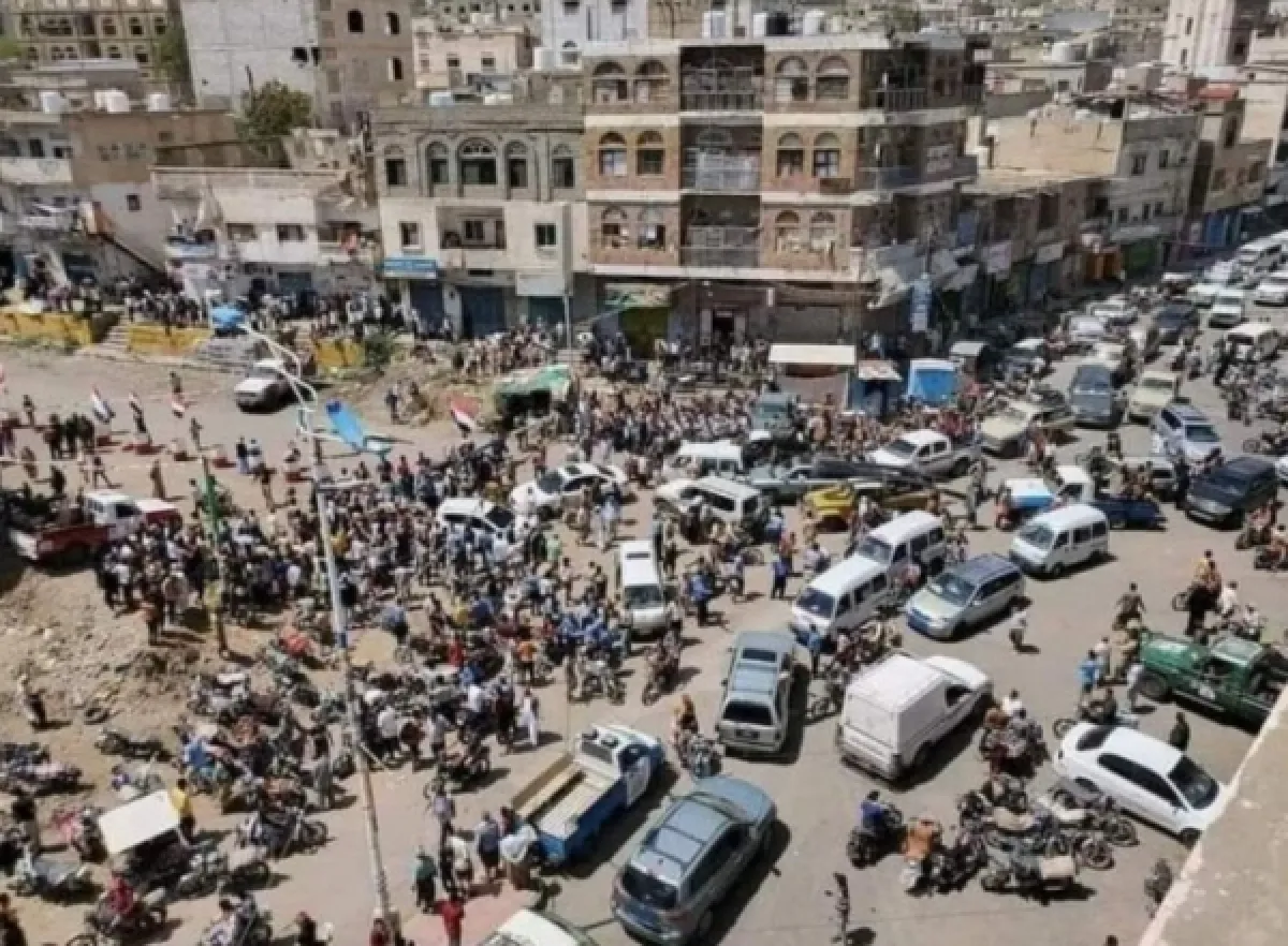 حكومة المجلس الرئاسي: جاهزون لفتح المنفذ الشرقي لمدينة تعز على مدار الساعة في رمضان