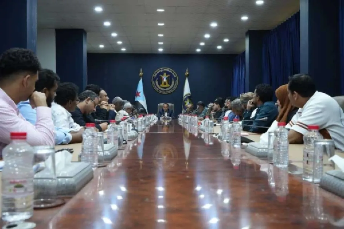 الانتقالي الجنوبي يرفض انعقاد جلسات الحكومة في عدن ويدعو لتصعيد شعبي