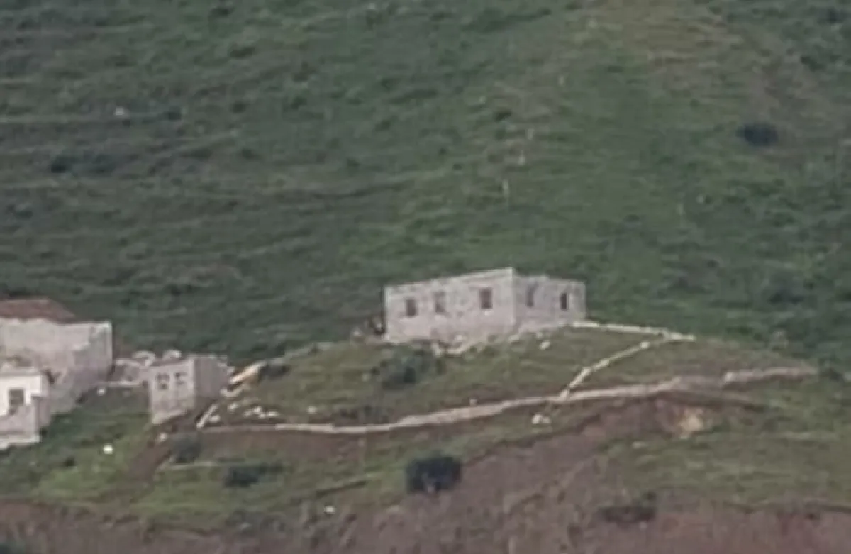 أسرة "الشريف" في إب تشكو من اعتداءات سلطة صنعاء على أراضيهم