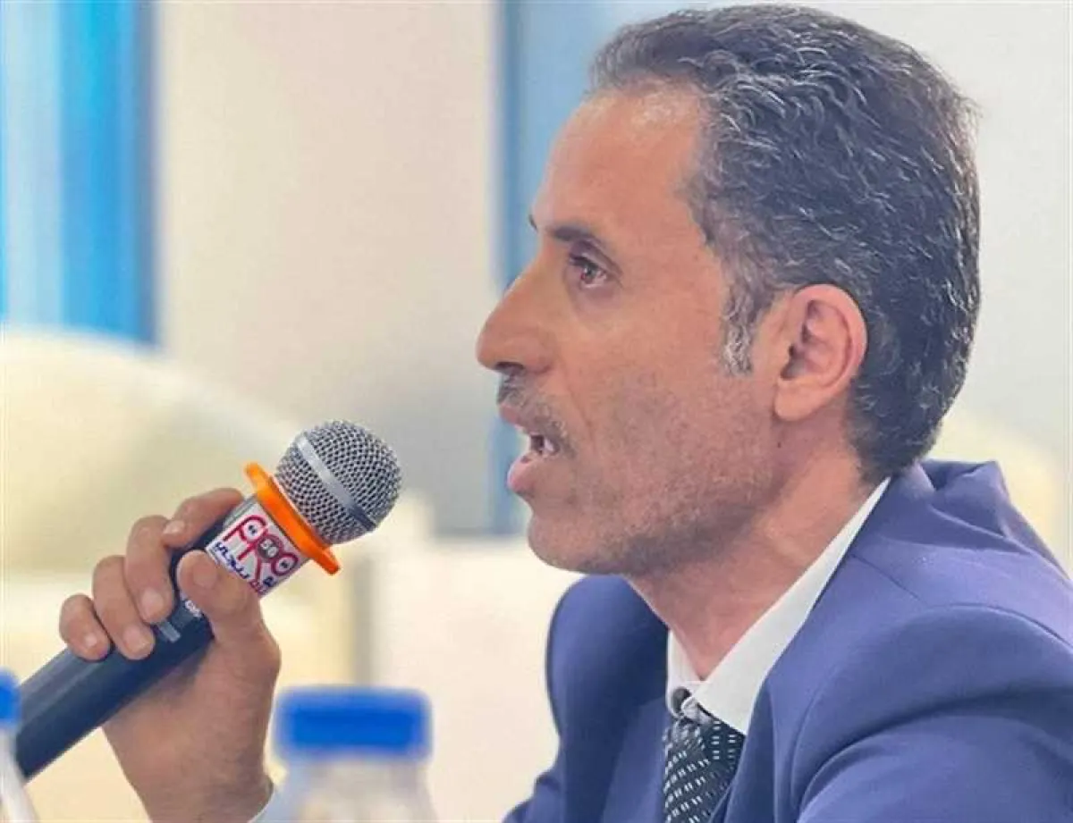 سلطة صنعاء تُغرّم ناشطًا حقوقيا وتلزمه بعدم انتقاد مسؤول في إب