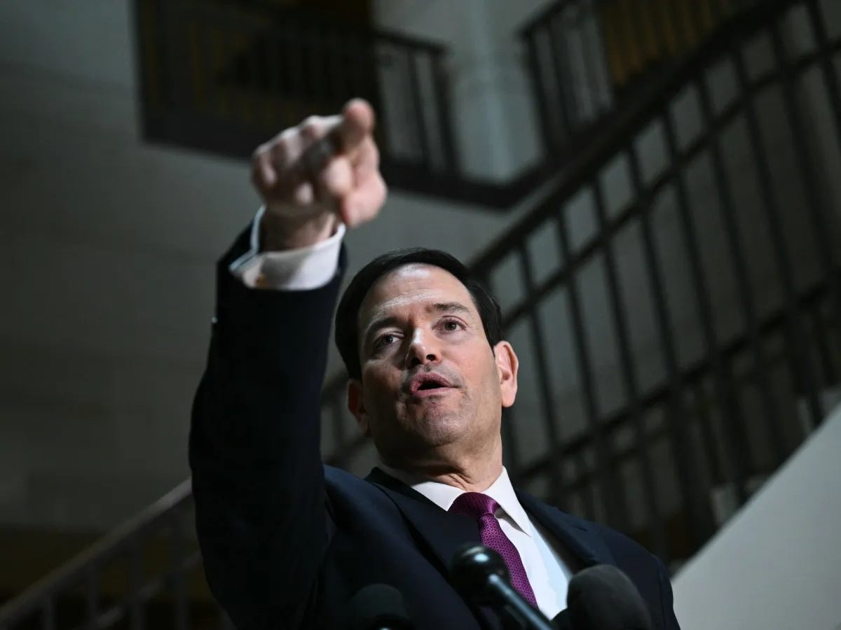 "غادروا الآن".. أمريكا تحض رعاياها على مغادرة أكثر من 12 دولة