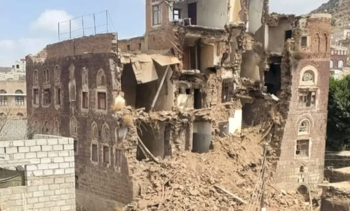 انهيار مبنى أثري تاريخي في يريم