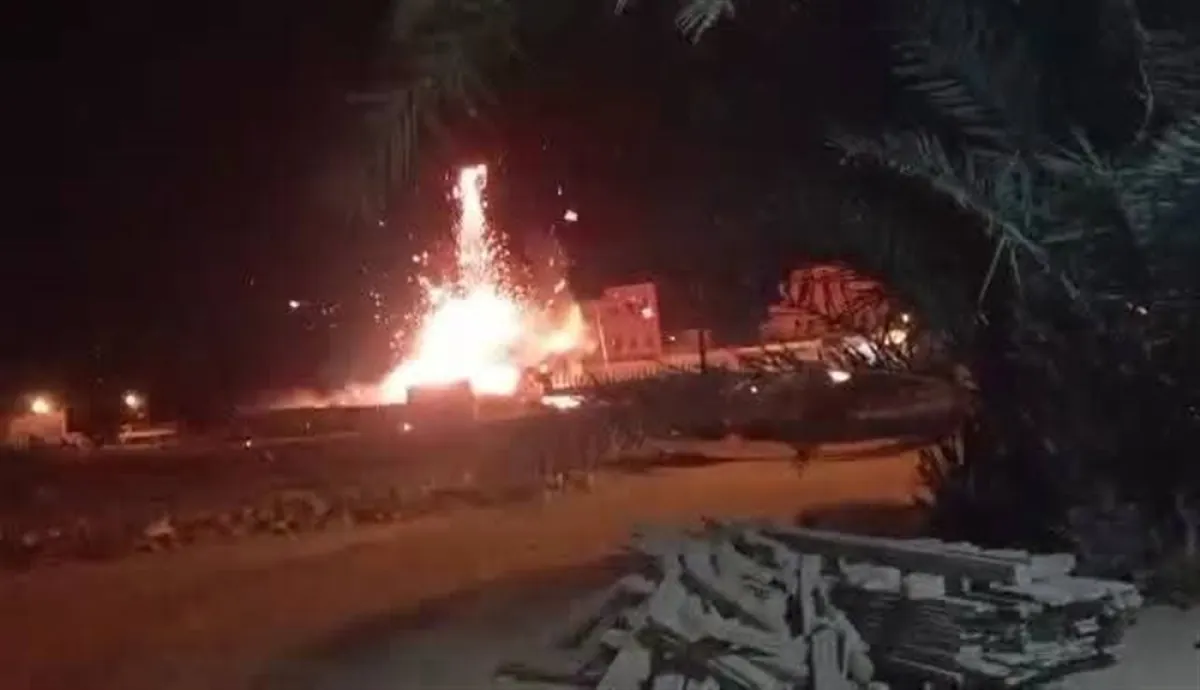 حريق يلتهم محل خردة وثلاث مركبات في سيئون دون خسائر بشرية