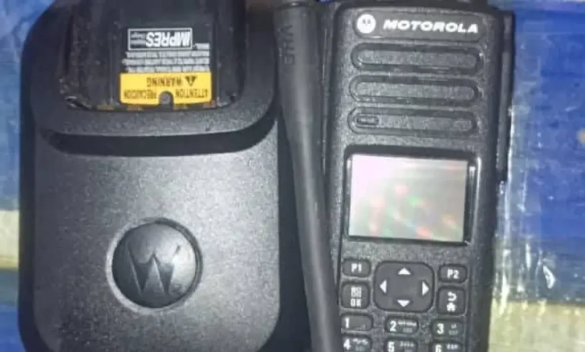 ضبط ذخائر وأجهزة اتصال لاسلكية بحوزة سائق حافلة في نقطة شحير بالمكلا