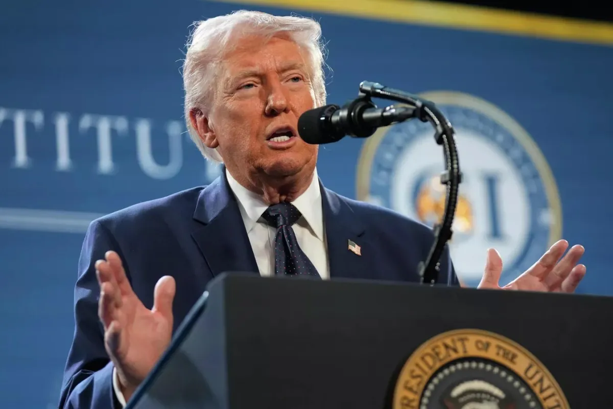 ترامب يتوعد إيران بضربات " قوية جدا"