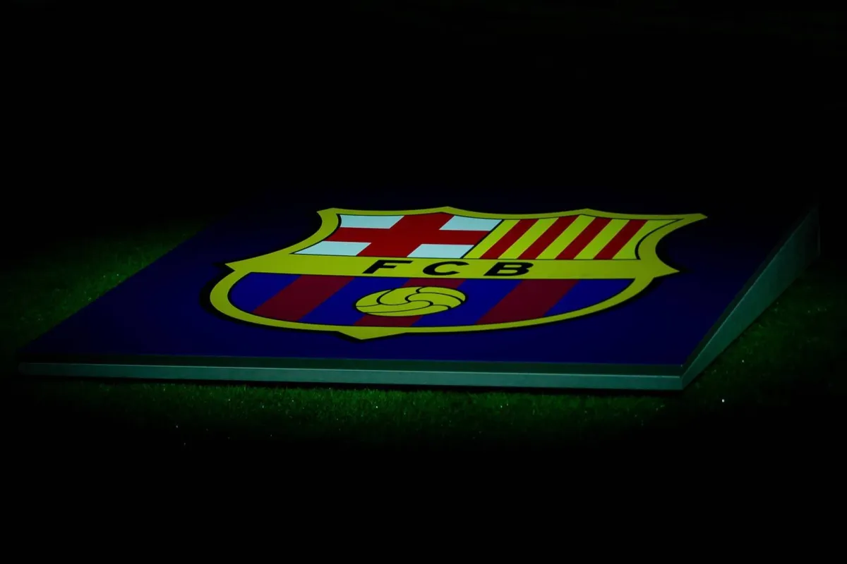 برشلونة يودع رئيسه الأسبق إنريك رينا