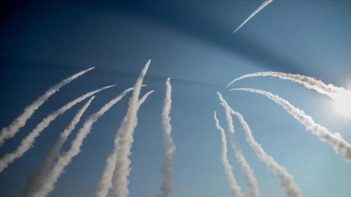 إيران: سنستهدف منشآت نفطية بالمنطقة مرتبطة بالولايات المتحدة