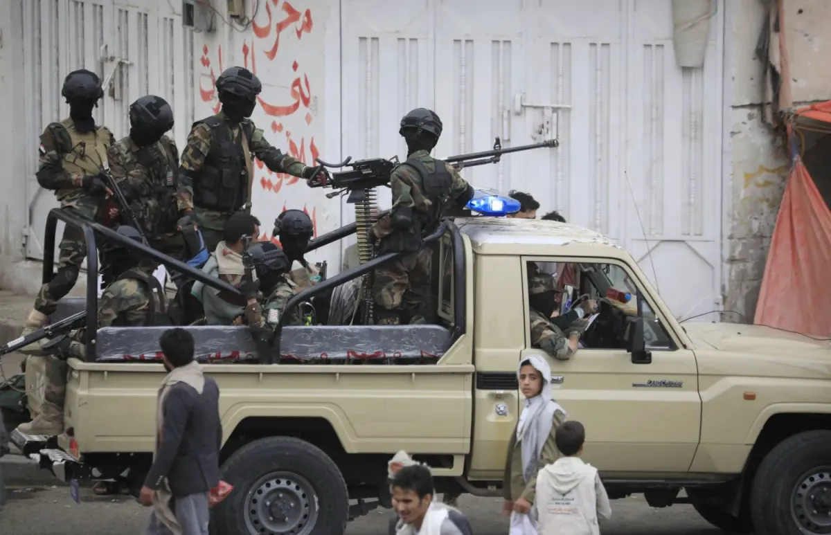 الوزير لسلطة صنعاء: تركزون جهودكم على الصحفيين والكتاب وتتركون العصابات تعبث بالمشهد