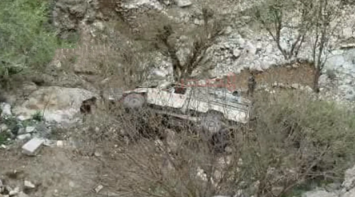 تعز..وفاة طفل ومسن وإصابة 8 بانقلاب سيارة ركاب في سامع