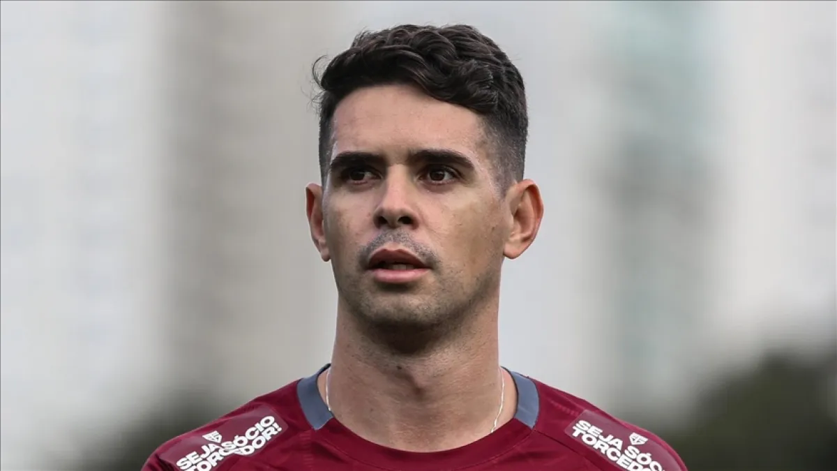 الدولي البرازيلي السابق أوسكار يعتزل بسبب مشاكل في القلب