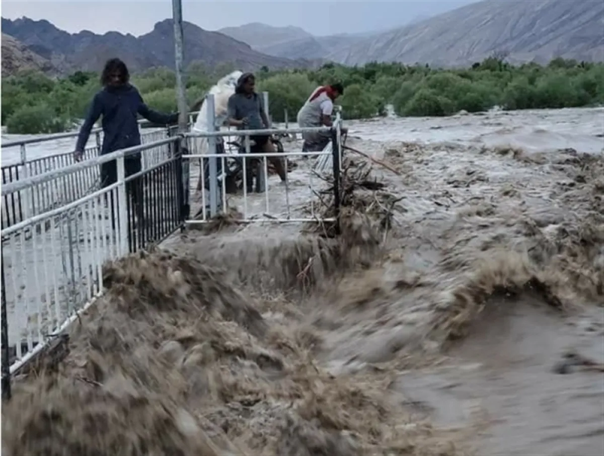 انتشال جثتي شقيقين من مجاري السيول بلحج