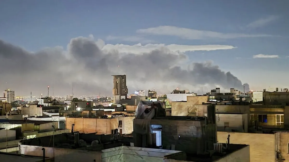 إيران ليلا.. مقتل 34 شخصا في هجمات أمريكية إسرائيلية على طهران وقم