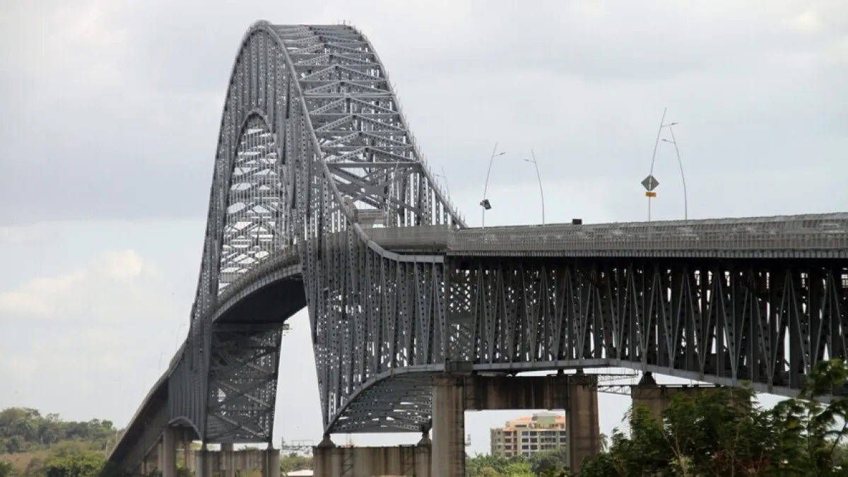 قتيل ومصابان جراء حريق على متن ناقلات نفط بقناة بنما