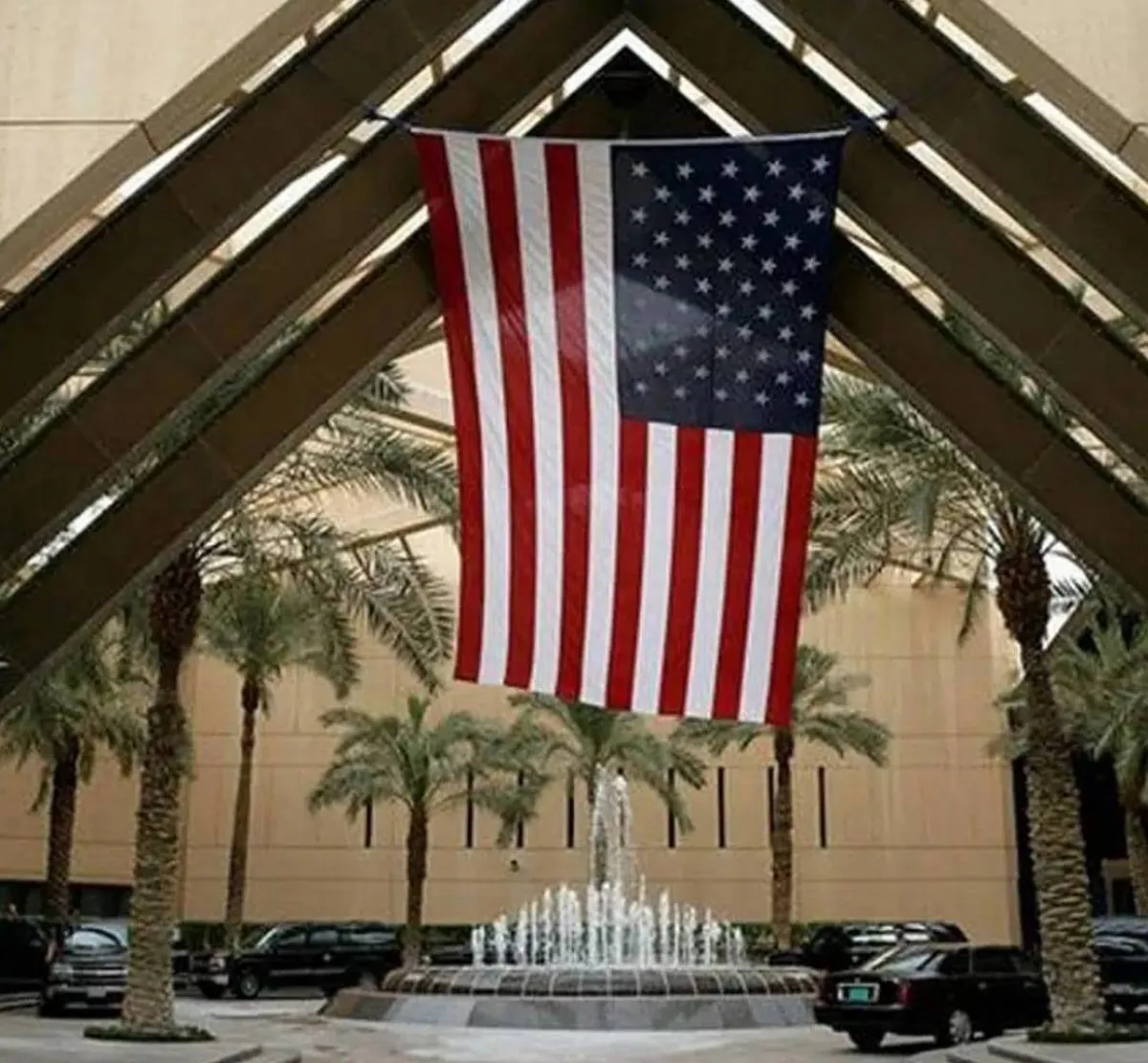 السفارة الأمريكية تحذر رعاياها من السفر إلى السعودية