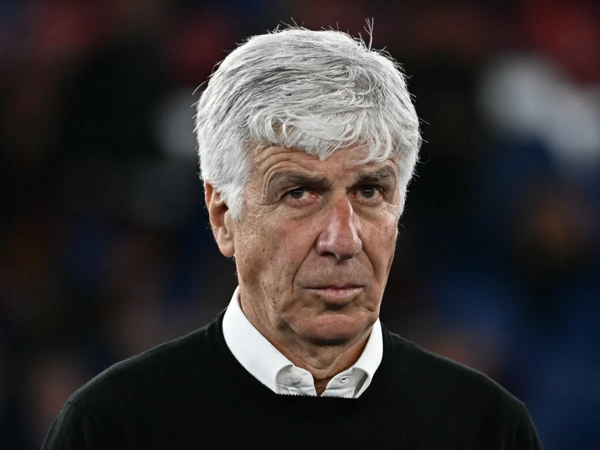 غاسبيريني ينهار باكيا خلال مؤتمر صحفي لنادي روما