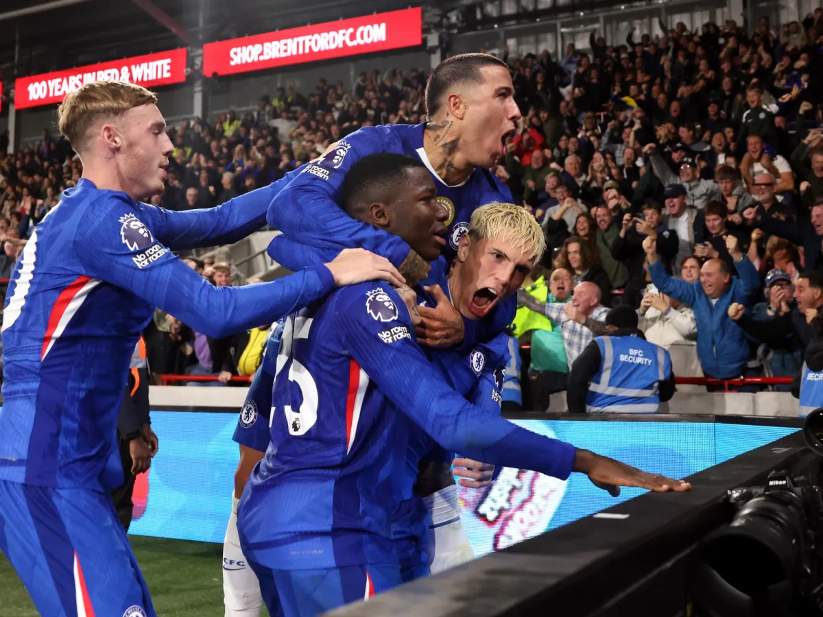 تشيلسي يحصن نجم خط وسطه بعقد طويل