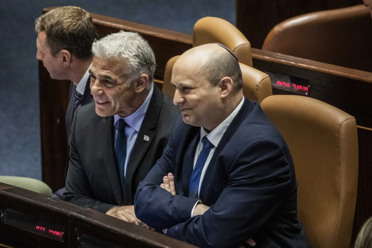 زلزال سياسي في إسرائيل.. بينيت ولابيد يعلنان الاتحاد تحت مظلة حزب "معا"