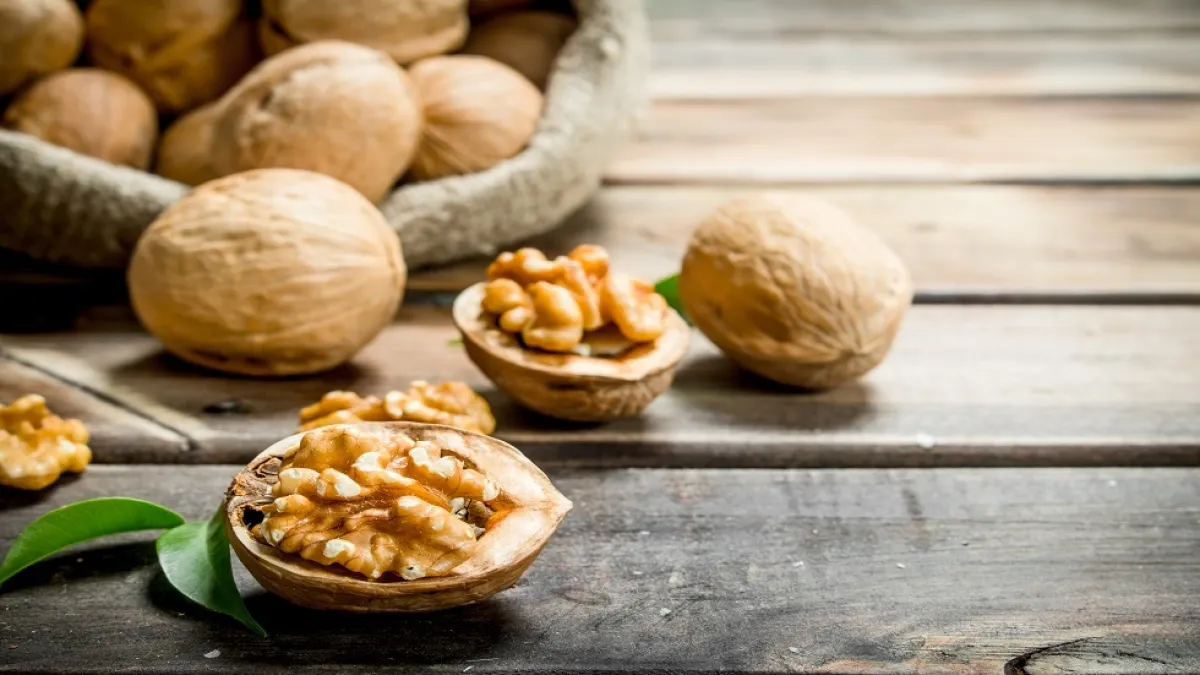 فوائد مذهلة للجوز.. وجبة صغيرة بقيمة صحية كبيرة
