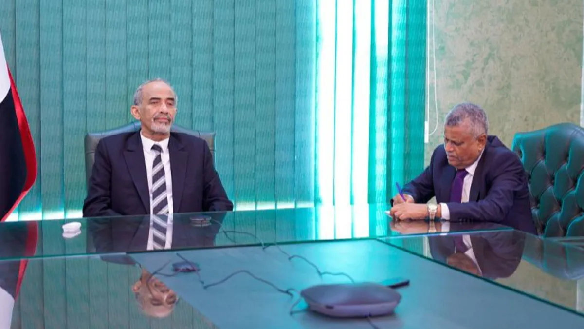 المجلس الرئاسي يدعو لدعم دولي عاجل لاستئناف تصدير النفط والغاز في اليمن