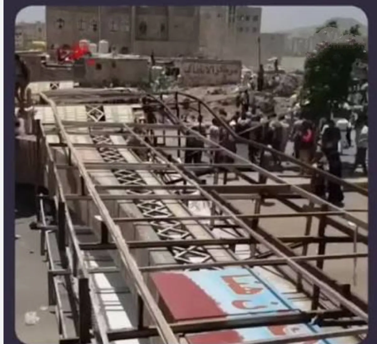 المحامي بيرق معلقا على سقوط جسر حديدي في حزيز: حين يغيب الضمير تقع الفواجع
