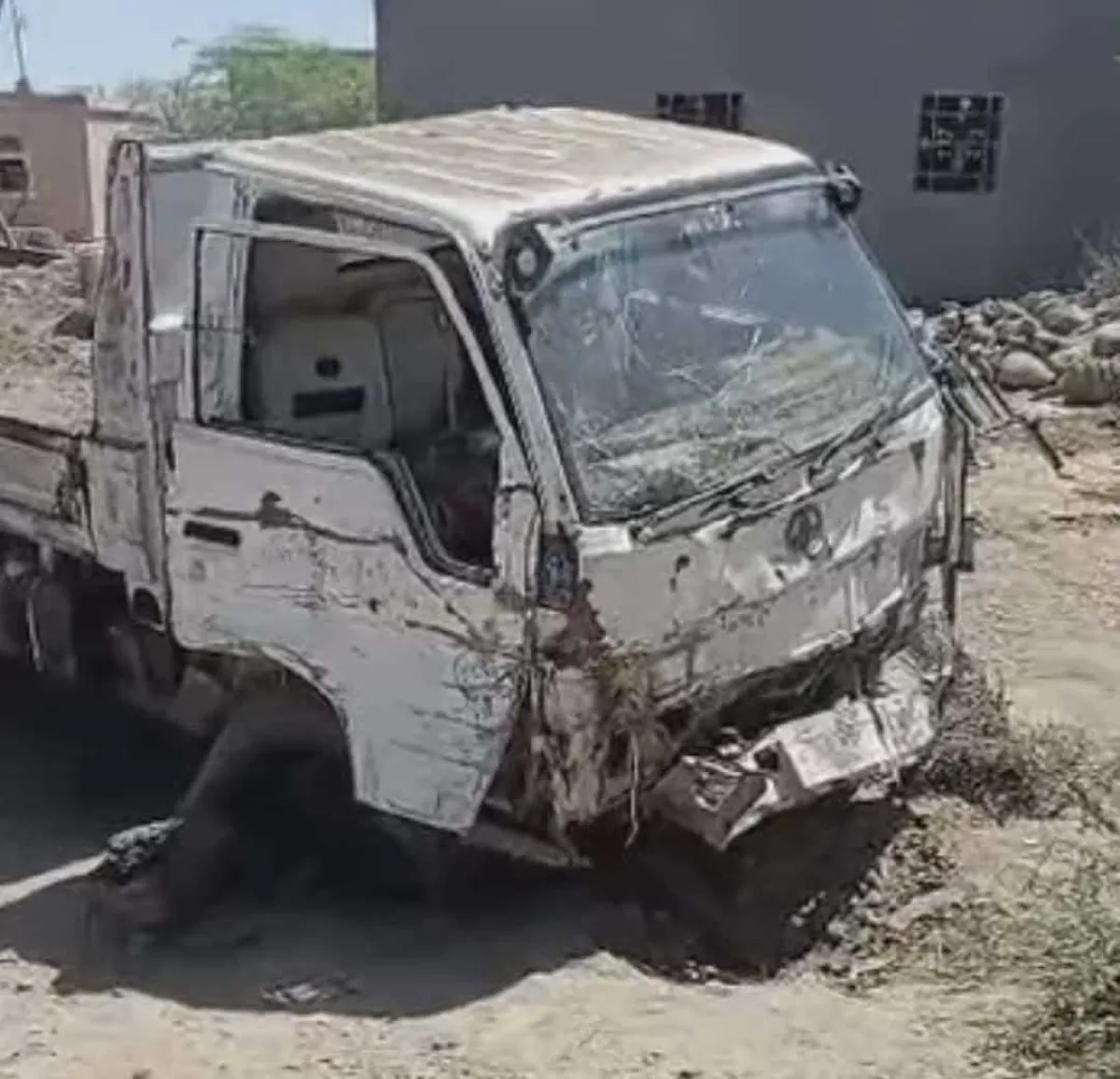 انفجار لغم من مخلفات أنصار الله بشاحنة في موزع بتعز
