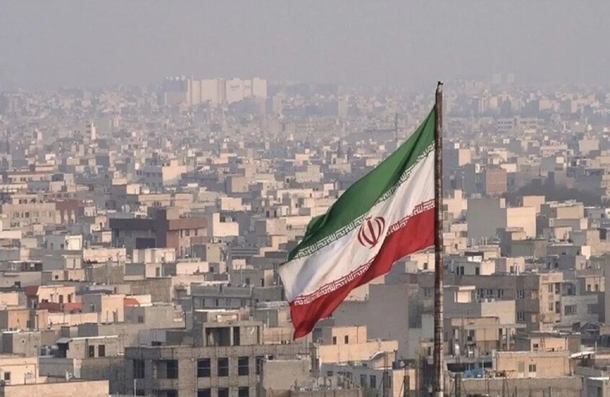 طهران تعلن ردها الصاروخي على استهداف إسرائيل مصنعا للبتروكيماويات.. وتحذر من "لعبة خطيرة"