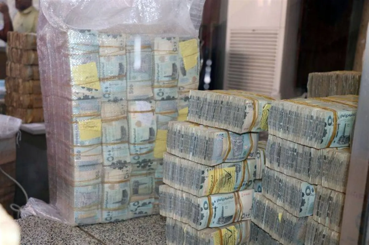 حكومة المجلس الرئاسي تبدأ صرف العلاوات المتأخرة وتقر زيادة 20% في الرواتب