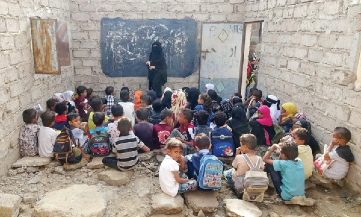التربوي رعدان: من يُلزم المعلمين بالدوام والبصمة عليه أن يدفع رواتبهم وحقوقهم