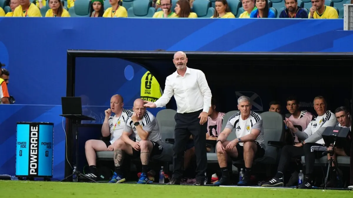 كلارك يستقيل من تدريب منتخب اسكتلندا بعد وداع المونديال