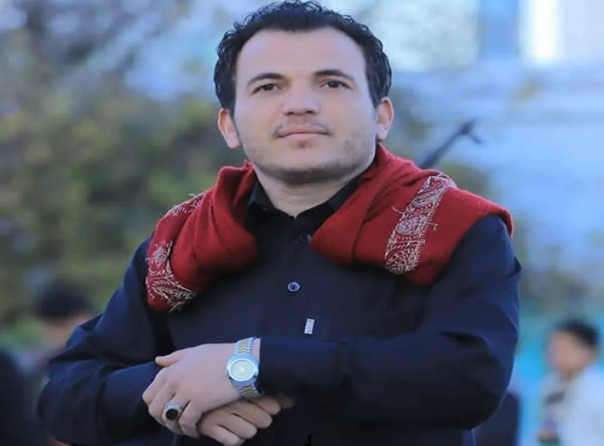 صنعاء مسلح يقتل مالك محل عطور في الحصبة ويفر إلى جهة مجهولة صنعاء مسلح يقتل مالك محل عطور في الحصبة ويفر إلى جهة مجهولة