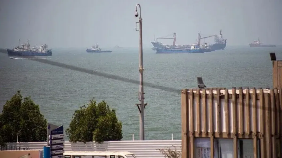 دوي انفجارات في مدينة بندر عباس المطلة على مضيق هرمز