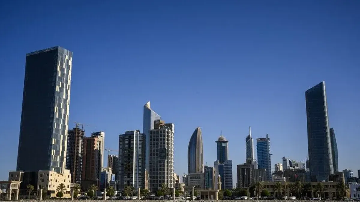 الكويت والبحرين تعلنان اعتراض هجمات إيرانية بالصواريخ والمسيرات