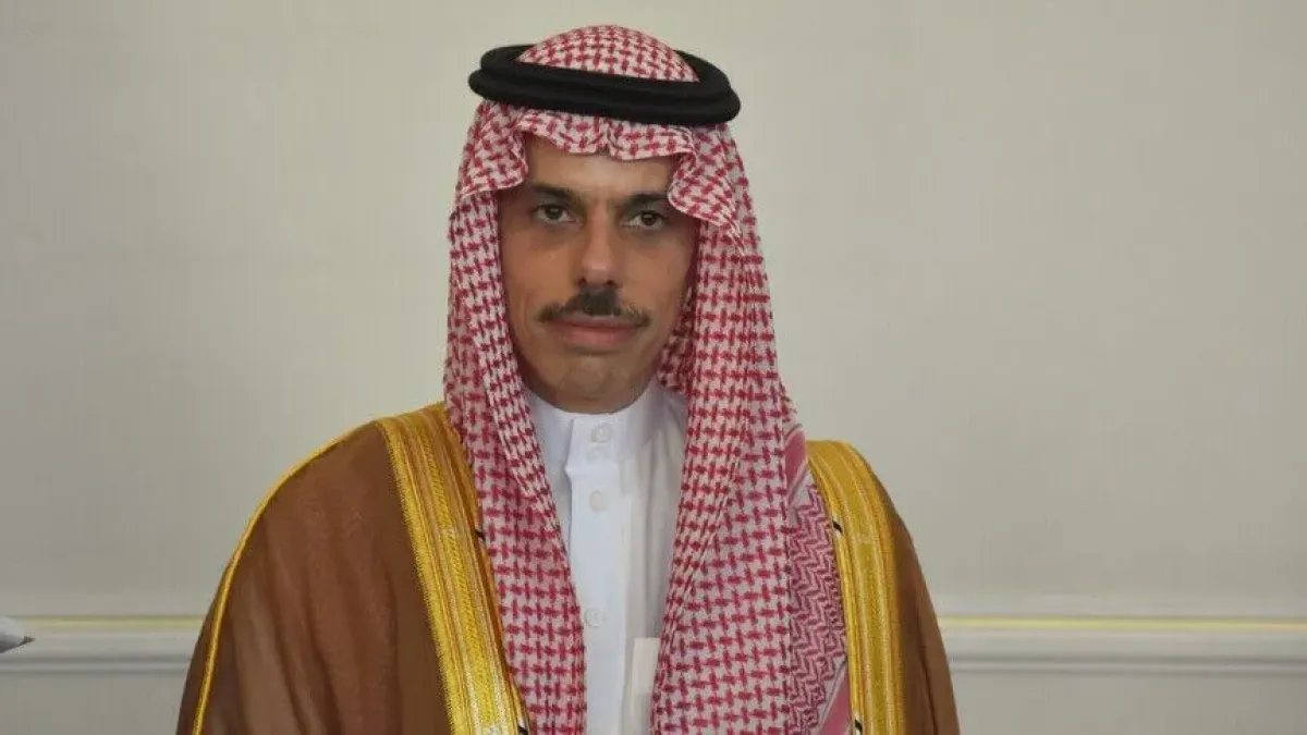 السعودية وعُمان تؤكدان أهمية دفع جهود ضمان حرية الملاحة في "هرمز"