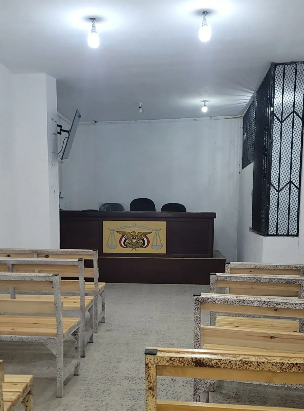 بيرق: القضاة يتركون المحاكم فارغة بحجة المولد