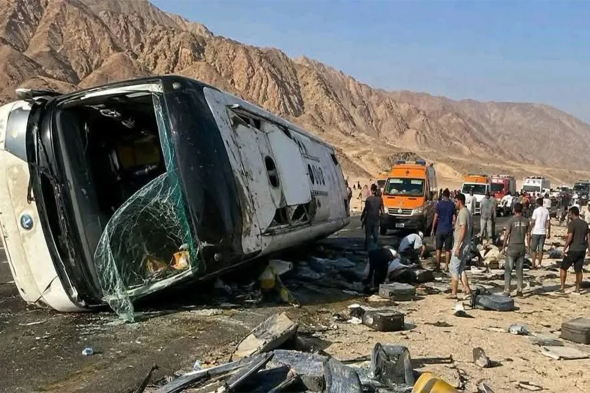 بينهم 22 أردنيا.. 16 قتيلا و28 مصابا إثر انقلاب حافلة جنوب سيناء بمصر