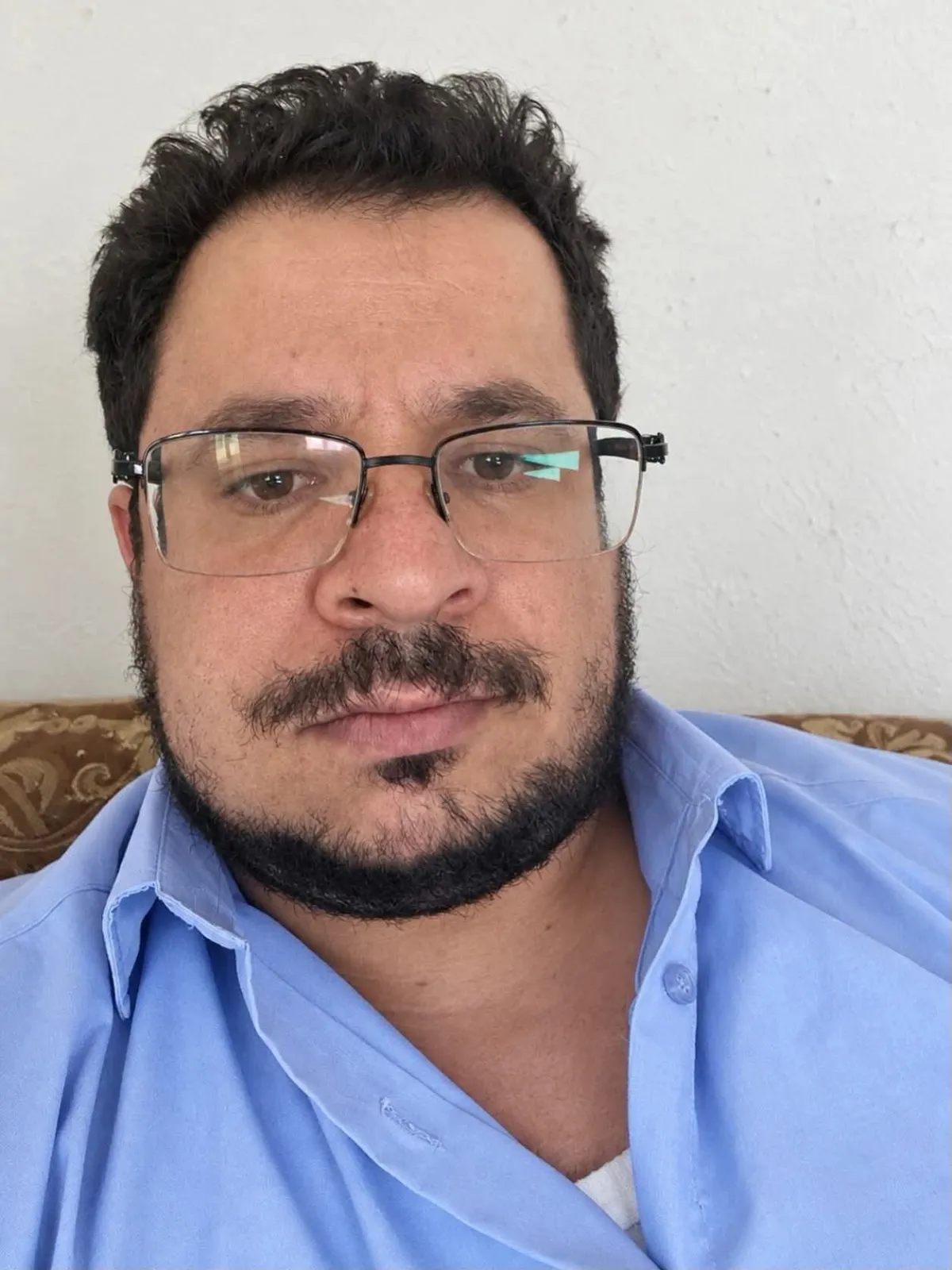 الجرموزي يتهم ضابطاً في مخابرات جماعته بقيادة عصابة ابتزاز في صنعاء
