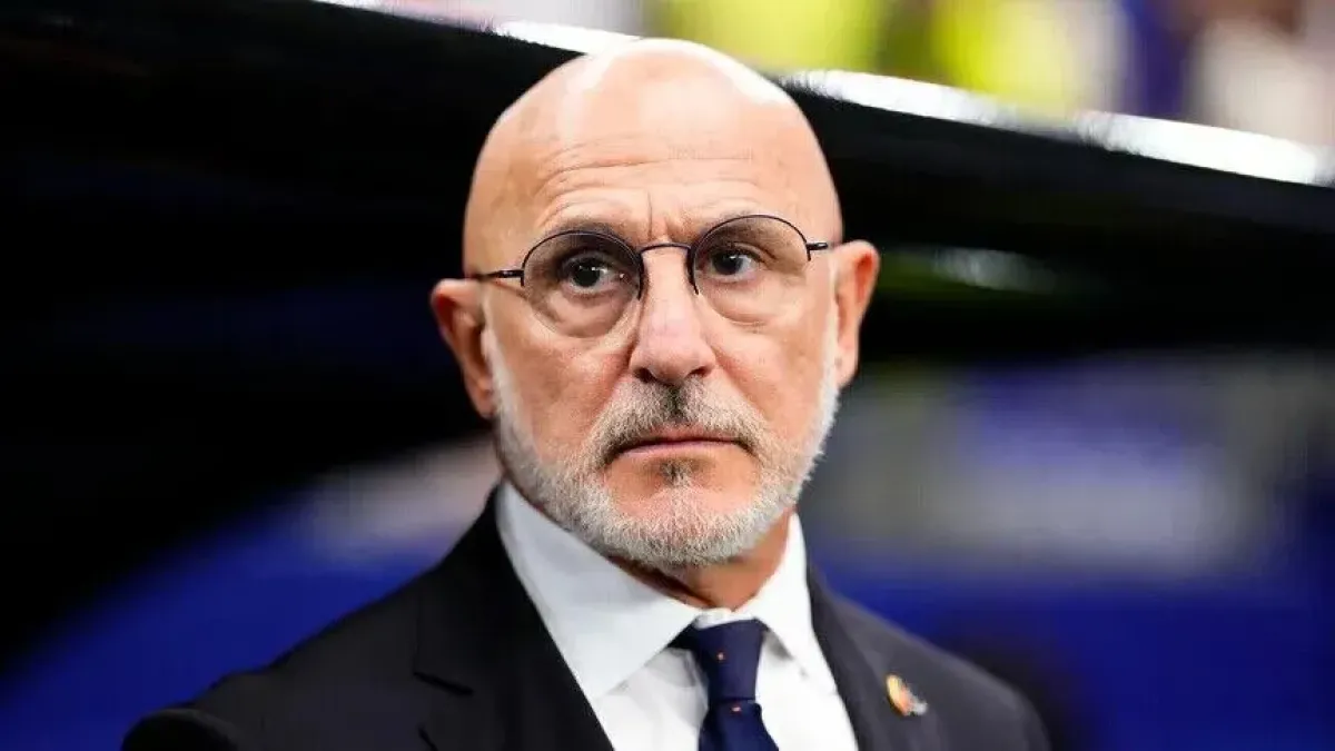 دي لا فوينتي يمدد عقده مع المنتخب الإسباني حتى 2032