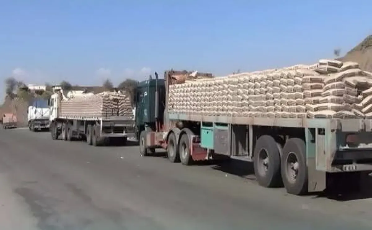 إضراب تجار الإسمنت في مناطق الحوثيين رفضًا لزيادة سعرية جديدة