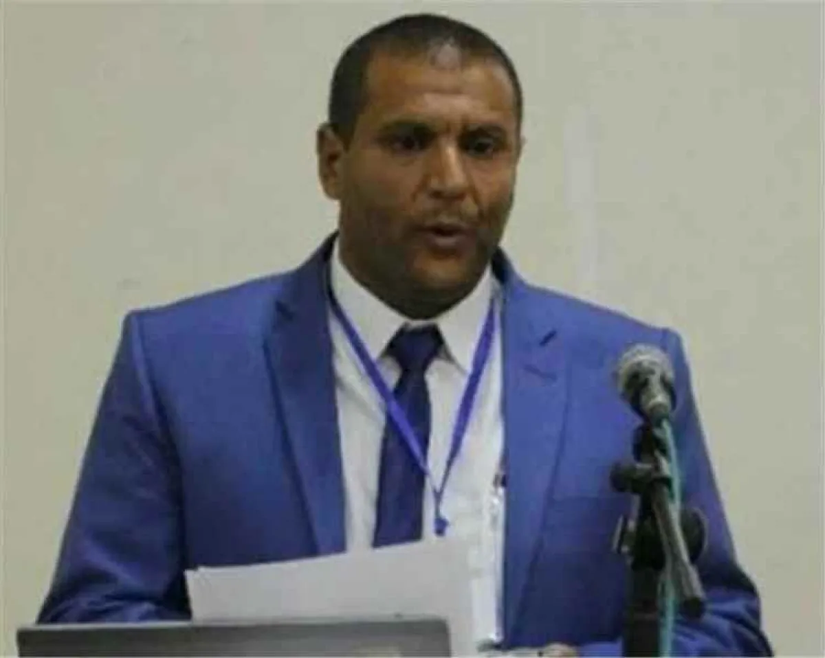 خبير اقتصادي يحذر من انهيار شامل في اليمن إذا لم تُصرف المرتبات وتُضخ السيولة