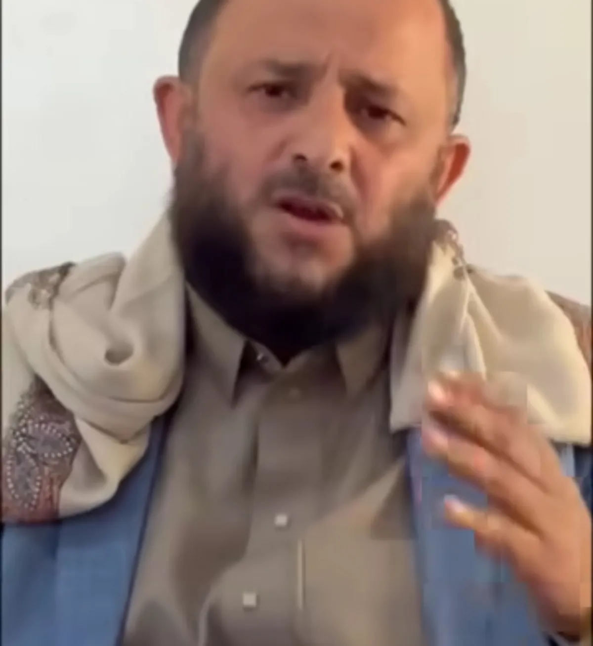 مستثمر في إب يستغيث بعد إغلاق «ون مول» لأكثر من عامين رغم أحكام المحكمة العليا بإعادة فتحه