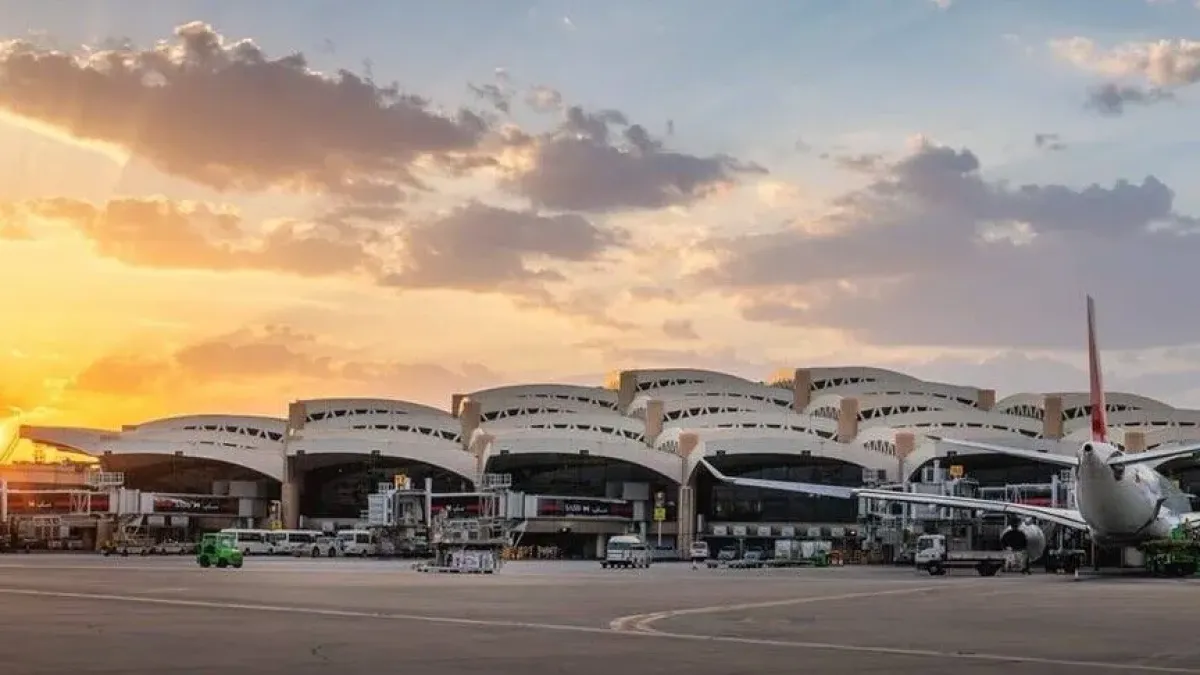 مطار الرياض يوصي المسافرين بالتواصل مع شركات الطيران قبل التوجه إليه
