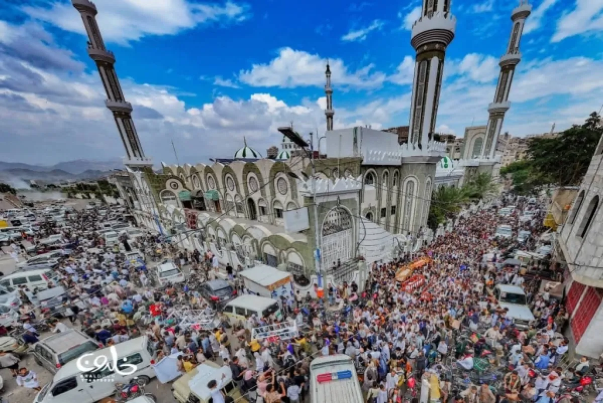 تعز تشيع 18 قتيلاً بينهم مدنيون قضوا بقصف للحوثيين